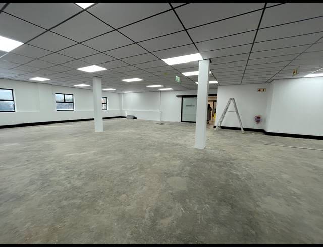 300M² OFFICE TO LET IN BRYANSTON